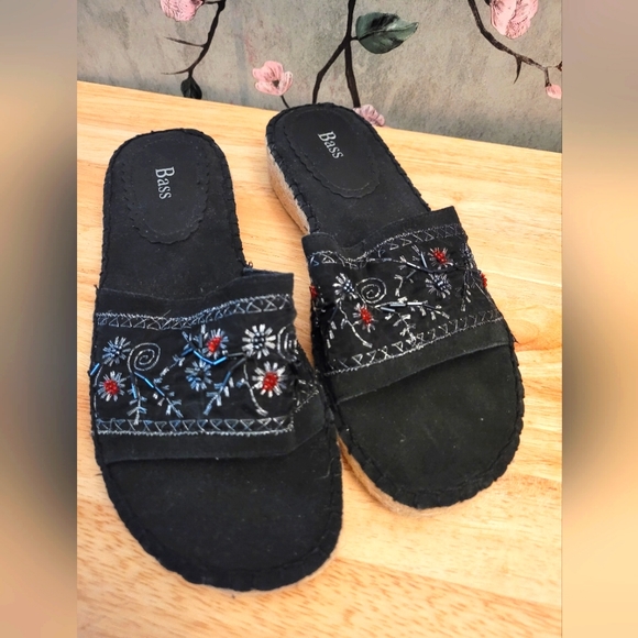 Bass Shoes - Bass Embroidered Beaded Slip On Sandal Size 8 1/2